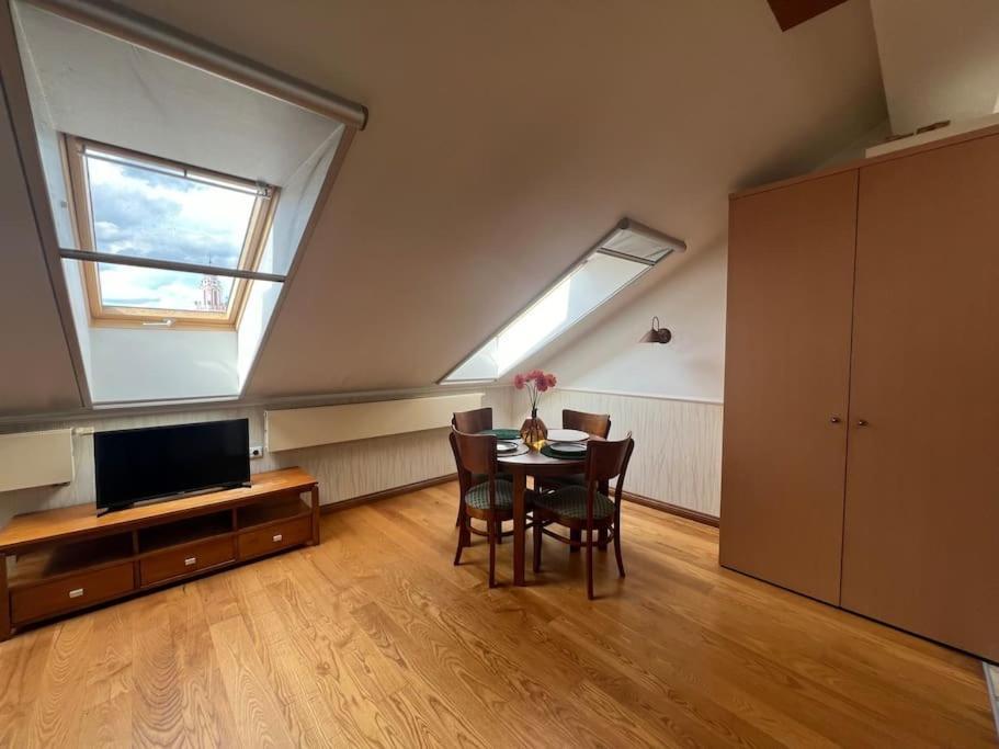 Old Town Apartment With Free Parking Vilnius Exterior photo